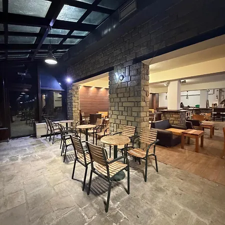 Hotel -tsiourgiaka Mpatsilas Group *