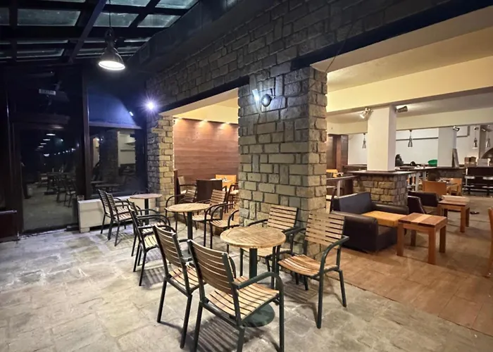 ホテル -tsiourgiaka Mpatsilas Group *