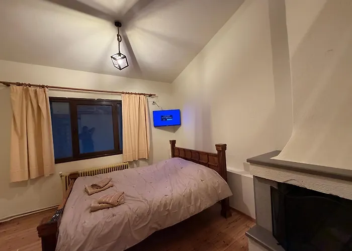 ホテル -tsiourgiaka Mpatsilas Group *